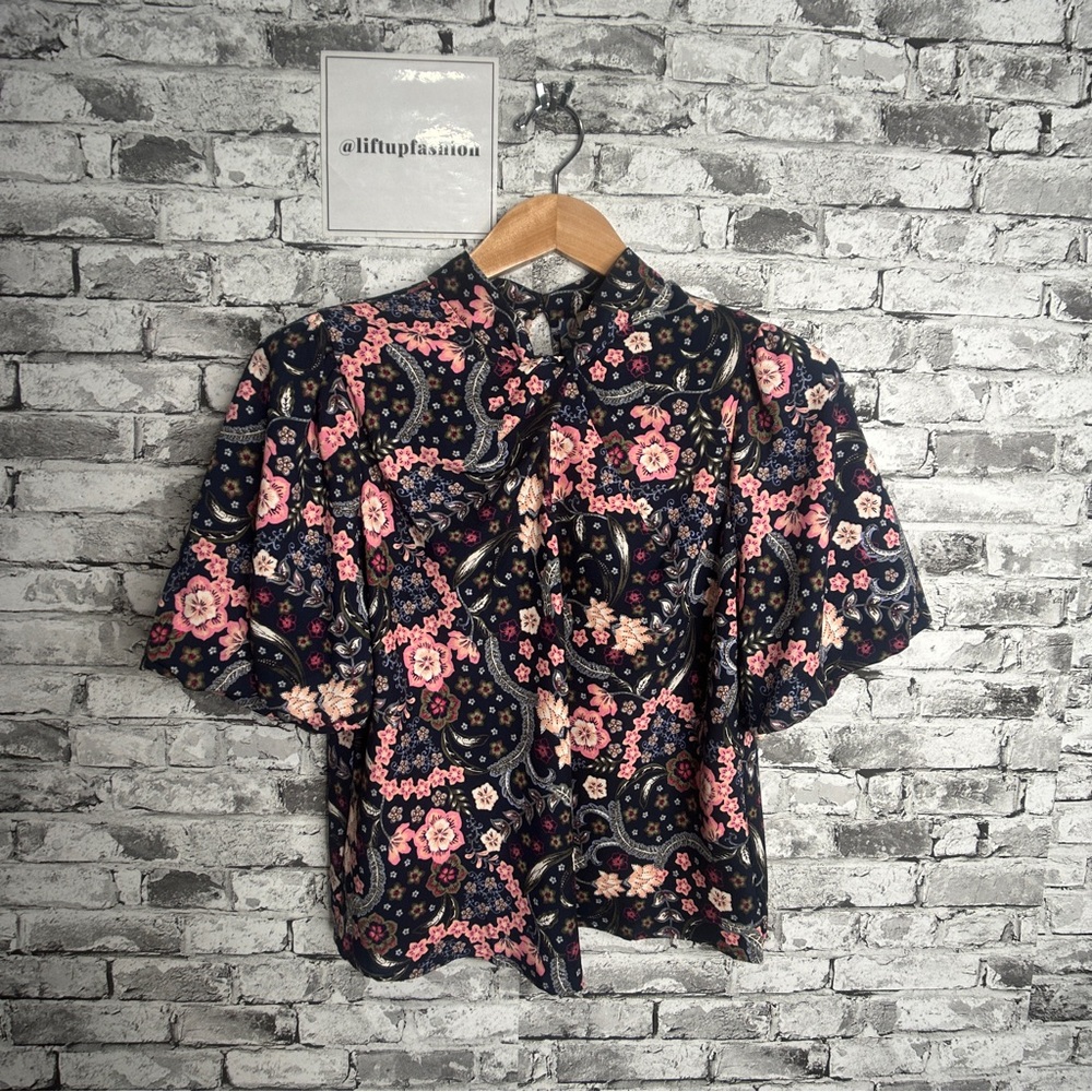 EUC LOFT Women’s Navy/ Pink / Multicolor Floral Button Down Shirt Size Small